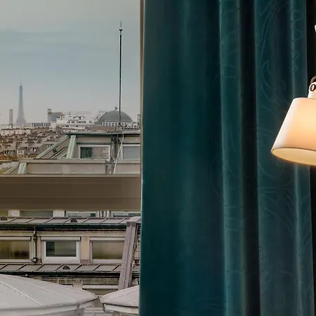 One Paris-porte Doree Paryż