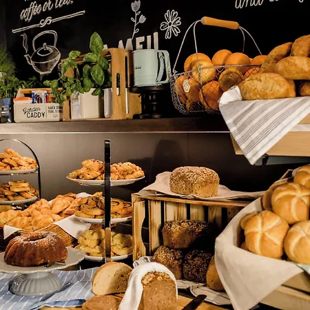 One Paris-porte Doree 3*